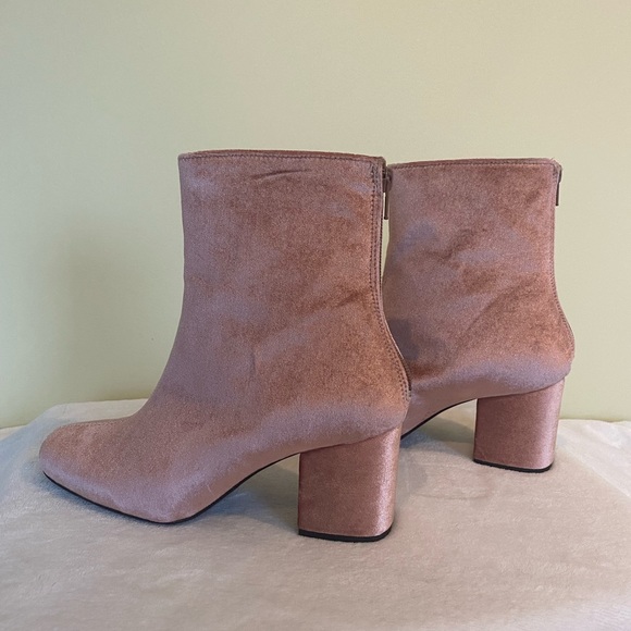 NWT Free People Velvet Cecile Ankle Boots - Picture 2 of 6